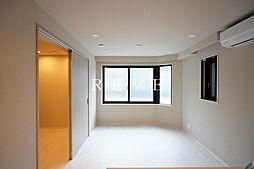 JR山手線 高輪ゲートウェイ駅 徒歩14分の賃貸マンション 1階2SDKのリビング/ダイニング