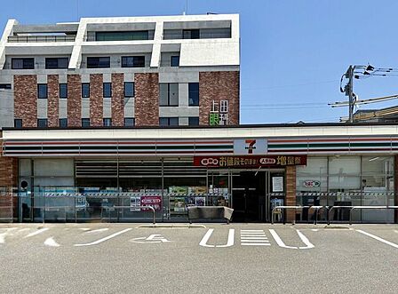 セブンイレブン太宰府都府楼前駅前店 160m