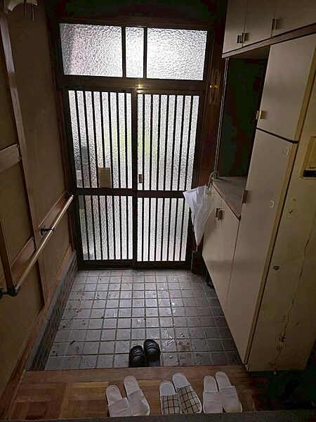 玄関を拡大表示