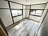 洋室：【2F洋室】日当たりのよい2面窓のお部屋※リフォーム後写真（2026年6月撮影）