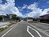 外観：前面道路含む現地写真