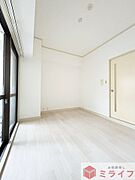 白を基調としたお部屋・シンプルで使い勝手の良い居室