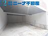 駐車場：内部