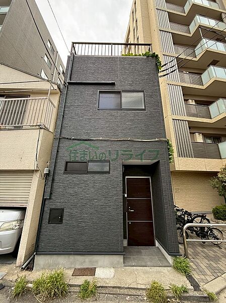 detached 東京都新宿区若葉3丁目2-32
地図を見る