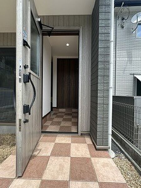 玄関を拡大表示
