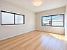 室内：約6帖の洋室。各室収納付きのためお部屋がスッキリ片付きます◎