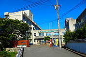 東中学校