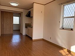 リバーサイドヴィラ西館 1階2LDKのリビング/ダイニング