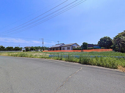 外観：現地看板あり