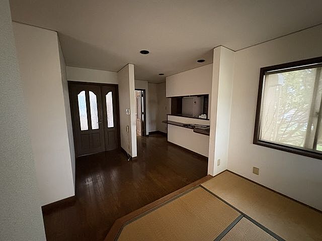 リビング/ダイニング 三原市本郷南4丁目