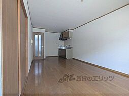 近鉄南大阪線 高田市駅 徒歩9分の賃貸アパート 1階2LDKのリビング/ダイニング