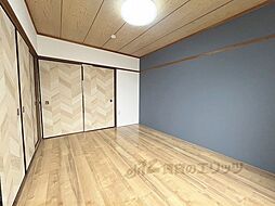 近鉄南大阪線 高田市駅 徒歩13分の賃貸アパート 2階2Kのリビング/ダイニング