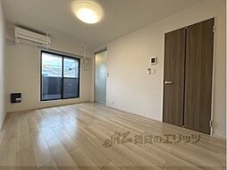 近鉄南大阪線 高田市駅 徒歩17分の賃貸アパート 2階1LDKのリビング/ダイニング