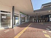 ファミリーマート　近鉄高田市駅前店まで300メートル