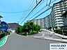 外観：前面道路含む現地写真
