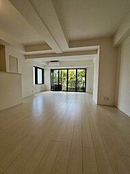 JR山手線 高輪ゲートウェイ駅 徒歩13分の賃貸マンション 1階2LDKのリビング/ダイニング