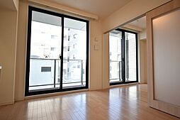 東京メトロ有楽町線 新富町駅 徒歩2分の賃貸マンション 4階1DKのリビング/ダイニング