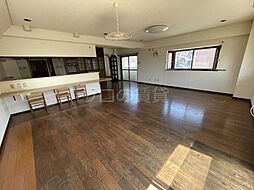 クレドール 4階3LDKのリビング/ダイニング