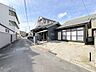 外観：前面道路含む外観写真