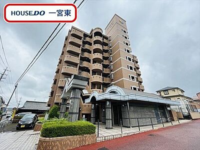 外観:名鉄「木曽川堤」駅から徒歩約12分の立地にある1996年1月築の中古マンションです。9階建ての2階部分になります。 外観:名鉄「木曽川堤」駅から徒歩約12分の立地にある1996年1月築の中古マンションです。9階建ての2階部分になります。