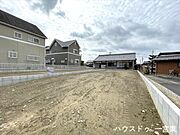 北側前面道路：道路とは反対側にリビングや庭を作りやすく、道路からの視線を気にせずプライバシーが保てます。