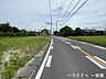 外観：【南側東向き】幅員約7.2mの前面道路です。普通車が余裕を持ってすれ違うことの出来る道幅です。もちろん、大型車も余裕を持って通行出来ます。