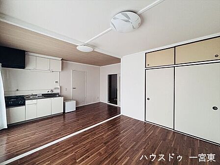 ご家族の憩いの場。一緒にテレビを観たり食事をしたり、同じ時間を共有できる温かい空間となります。