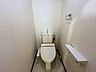 トイレ：家族みんなが使いやすい場所にあるトイレは温水便座付きで快適♪（2026年2月22日　撮影）