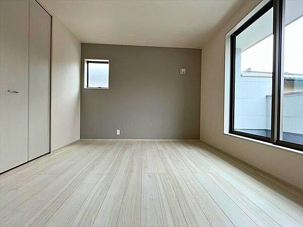 洋室を拡大表示