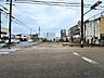 外観：【東側から撮影】南東側は幅員約7.5mの公道に約15.7m接道。角地ならではの開放感があり、建築プランの幅も広がります♪