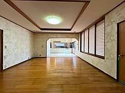 桑名市筒尾7丁目　中古一戸建て 6LDKのリビング/ダイニング