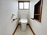 トイレ：1・2階それぞれにトイレがあり、忙しい朝や夜間も便利♪※リフォーム後写真