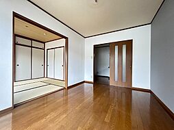 ベルポイント堀田 3階3Kのリビング/ダイニング