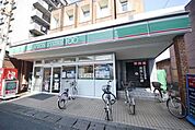 ローソンストア100草加住吉店 徒歩5分。 330m