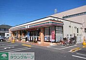 セブンイレブン 徒歩8分。コンビニ 580m