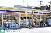ミニストップ 徒歩2分。コンビニ 130m