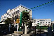 足立区立扇小学校 688m