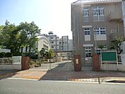 第一中学校 750m