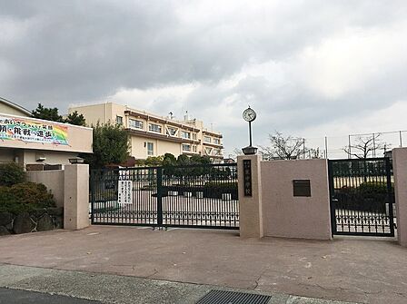 茨木市立東中学校(630m)