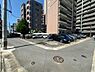 外観：対象の土地物件側に電柱がなくスッキリ。