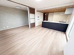 JR鹿児島本線 九州工大前駅 徒歩22分の賃貸アパート 3階2LDKのリビング/ダイニング