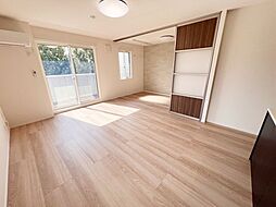 JR鹿児島本線 九州工大前駅 徒歩22分の賃貸アパート 1階2LDKのリビング/ダイニング