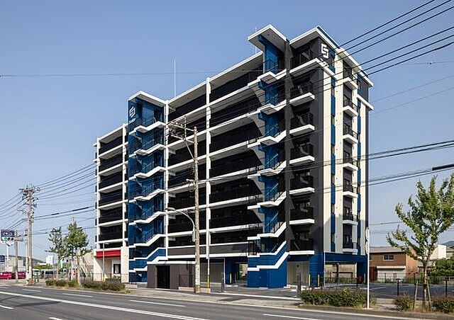 4 / 35