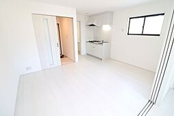 イリスコート忍ケ丘III 2階1LDKのリビング/ダイニング