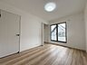 子供部屋：お部屋からバルコニーにも出られます。