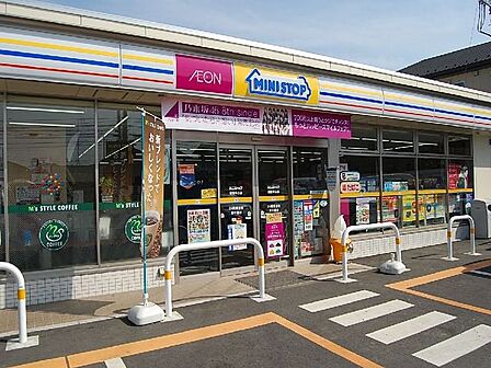 ミニストップ 鎌倉手広店 徒歩7分。 540m