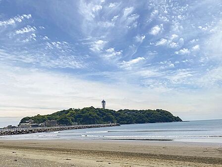 鵠沼海岸まで車で11分　約4.1km夏は気軽に海水浴も楽しめそうですね！