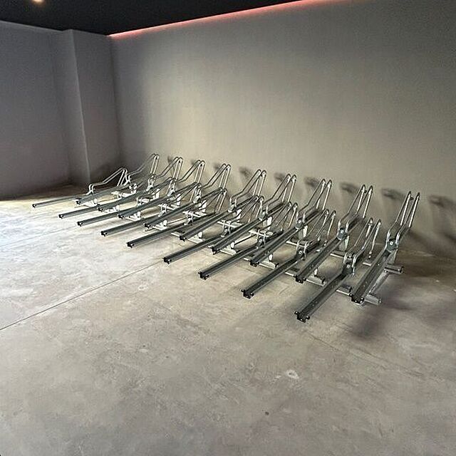 27 / 34