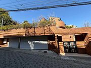緑に恵まれたエリアで、自然に包まれた穏やかな暮らしを実現！！緑の潤いを感じながらホッと生活できそう。四季の移り変わりを感じられる贅沢な空間で、暮らしの夢を育む、あらたな住生活をスタートしてみませんか？
