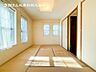 室内：居室はひとり時間を過ごせる安らげるお部屋として活用できます！収納スペースあり！荷物が多くても十分！！ベッドや勉強机、テレビなどを置きたい場合におすすめ！！過ごす時間が長くてもゆったり過ごせそうですね！